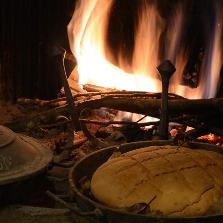 Agriturismo Casa Turchetti Comano  Экстерьер фото