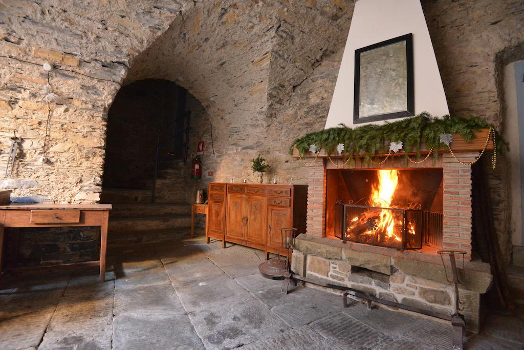 Agriturismo Casa Turchetti Comano  Экстерьер фото